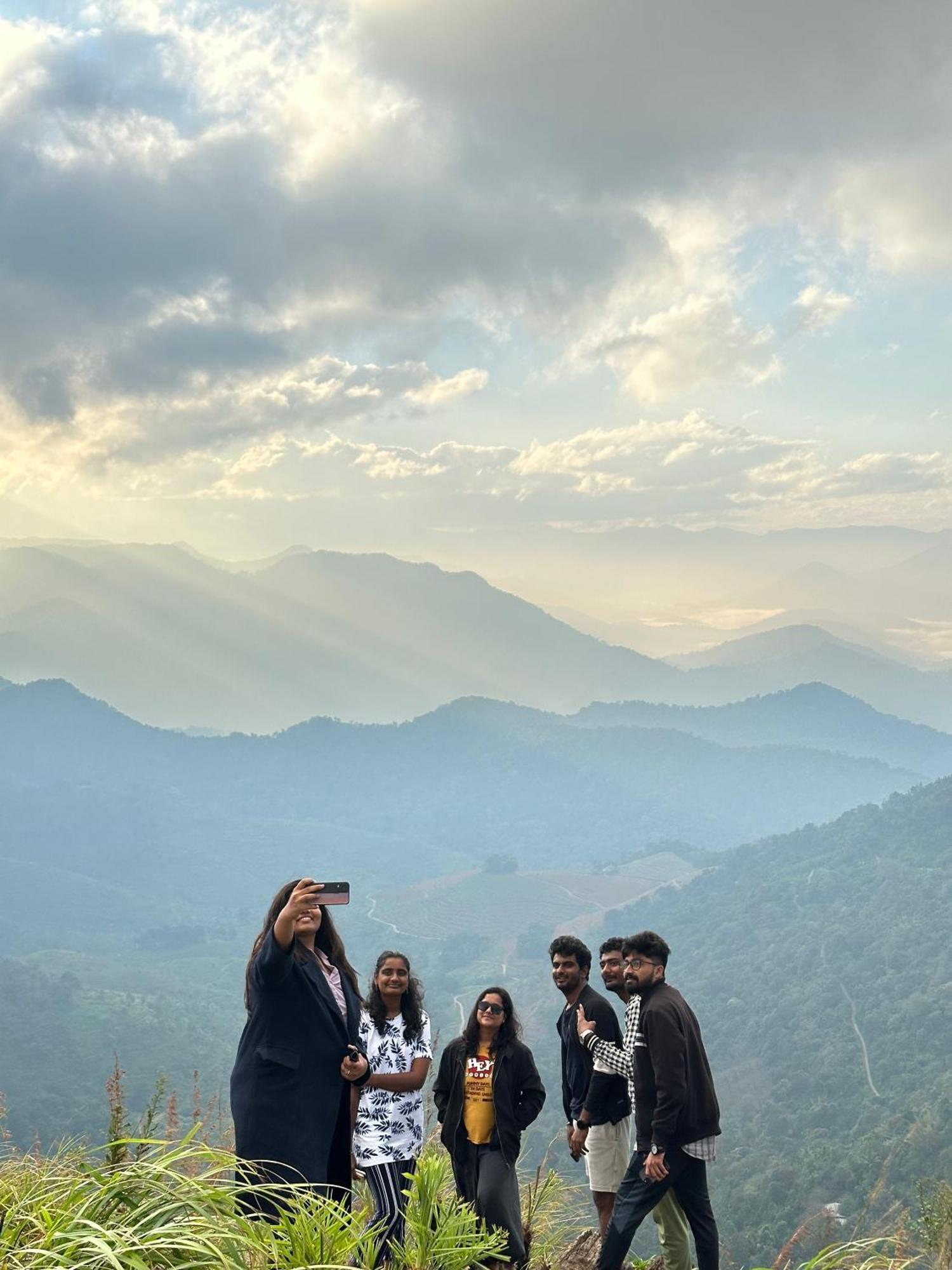 Sunset Valley Kerala Pool Resort - Serene Natural Forest Cottage Stay In Idukki With Sunrise & Sunset Panoramas, Natural Streams & Tranquil Summer Evenings Pirmed Luaran gambar