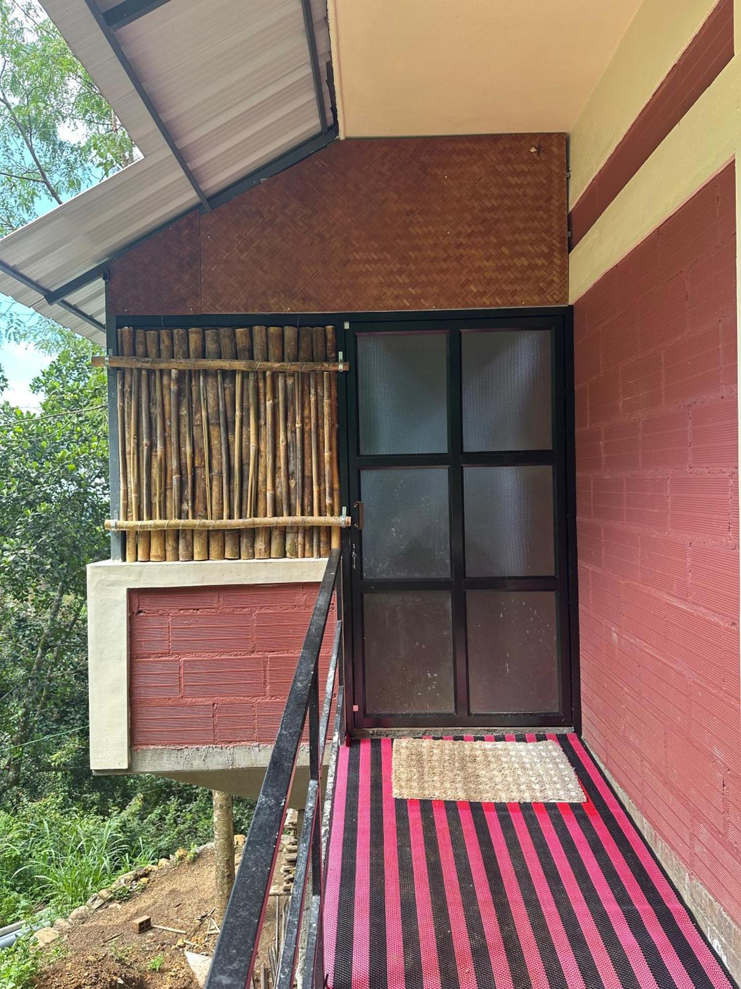 Sunset Valley Kerala Pool Resort - Serene Natural Forest Cottage Stay In Idukki With Sunrise & Sunset Panoramas, Natural Streams & Tranquil Summer Evenings Pirmed Luaran gambar