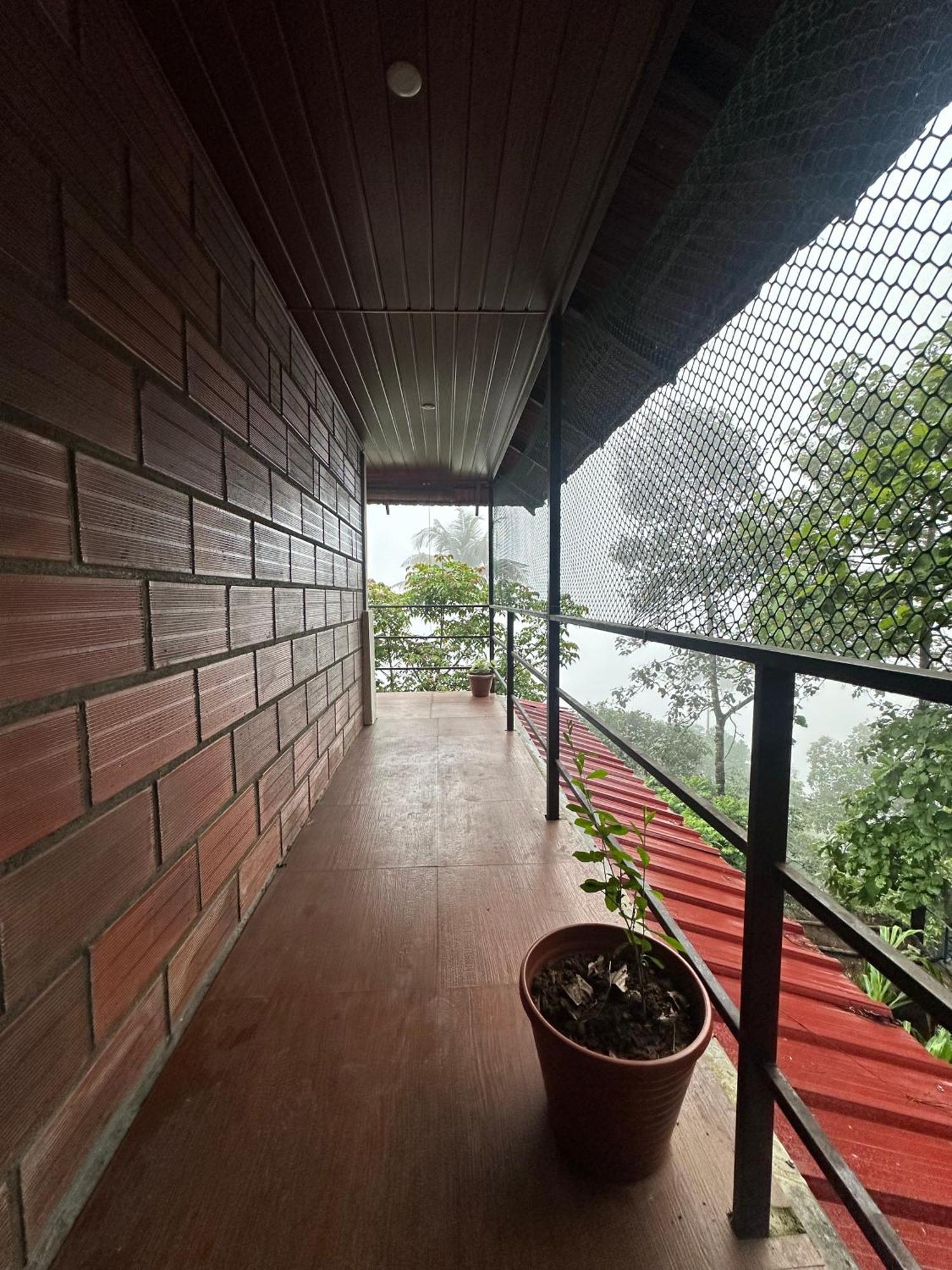 Sunset Valley Kerala Pool Resort - Serene Natural Forest Cottage Stay In Idukki With Sunrise & Sunset Panoramas, Natural Streams & Tranquil Summer Evenings Pirmed Luaran gambar