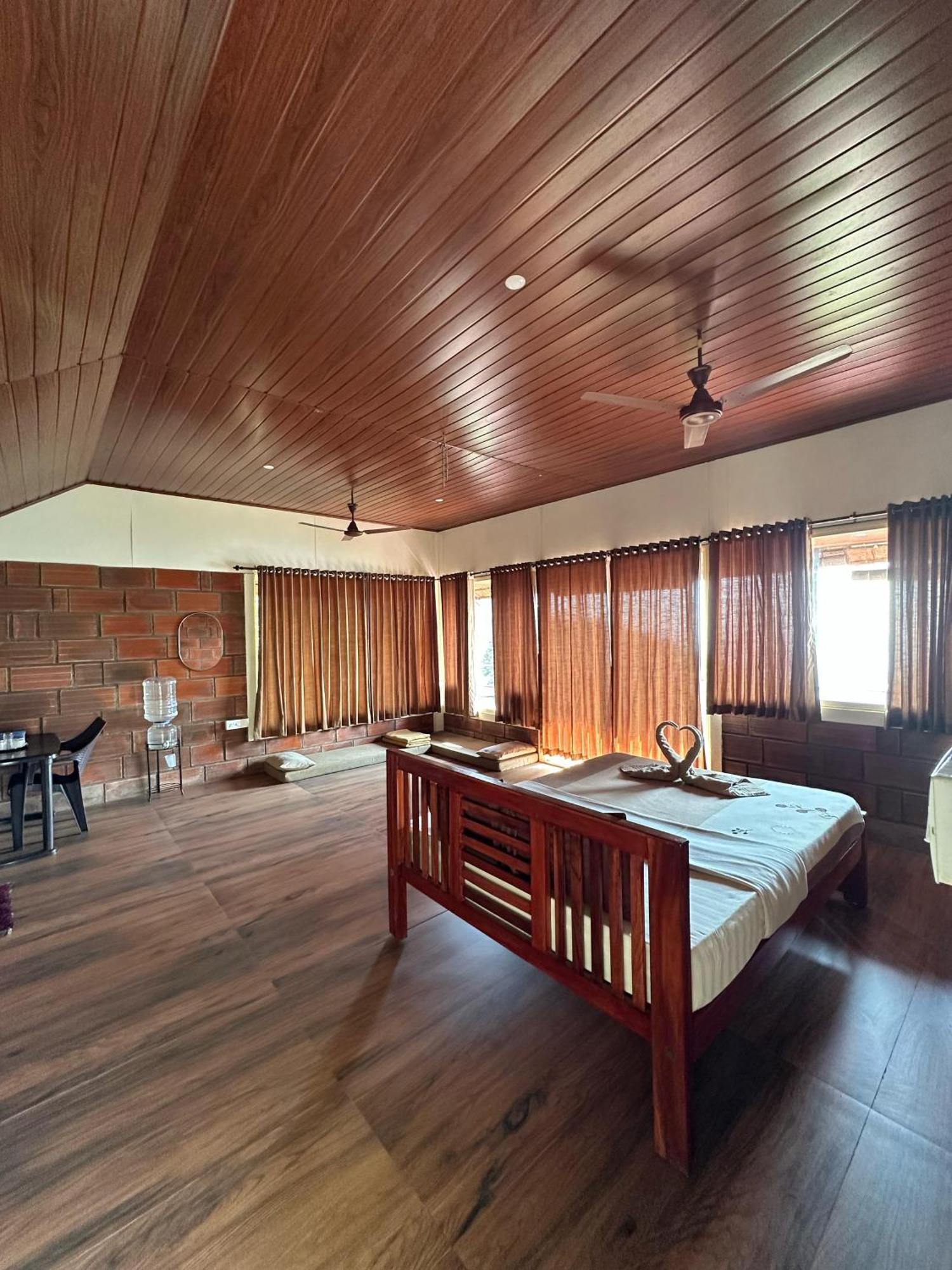 Sunset Valley Kerala Pool Resort - Serene Natural Forest Cottage Stay In Idukki With Sunrise & Sunset Panoramas, Natural Streams & Tranquil Summer Evenings Pirmed Luaran gambar